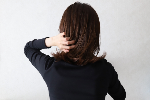 ヘアカラー後の傷んだ髪の毛